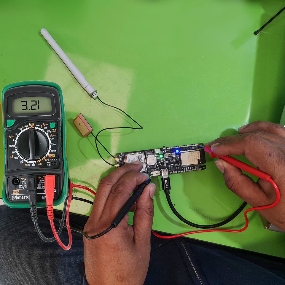 Kit Profesional de Soldadura con Cautín de Precisión y Multímetro Digital